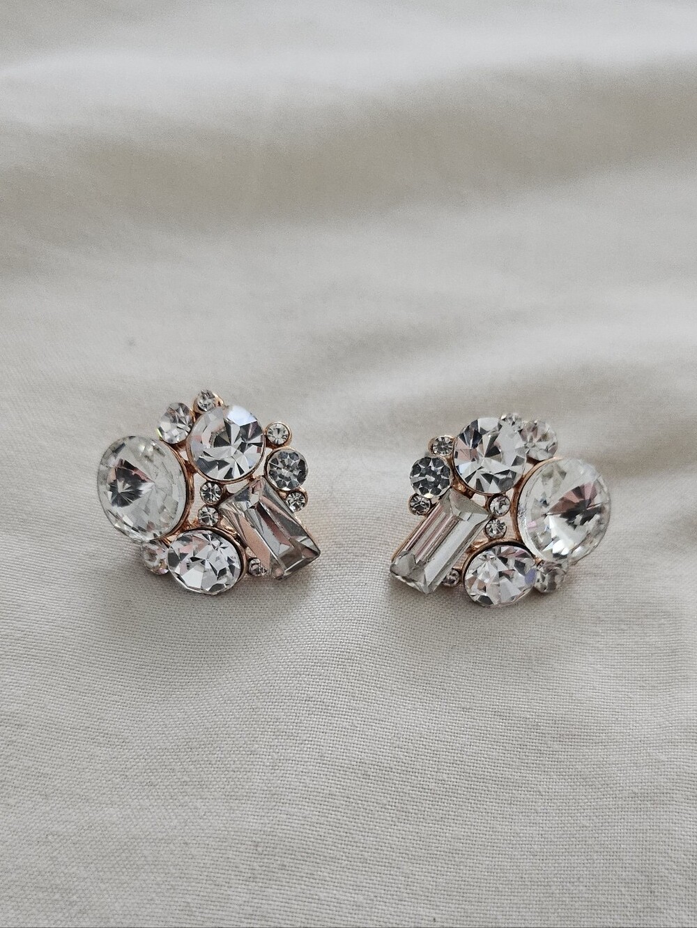 Emiria Wiz Gyaru Jirai Lolita Clear Crystal Cluster Earrings With Gold Setting
